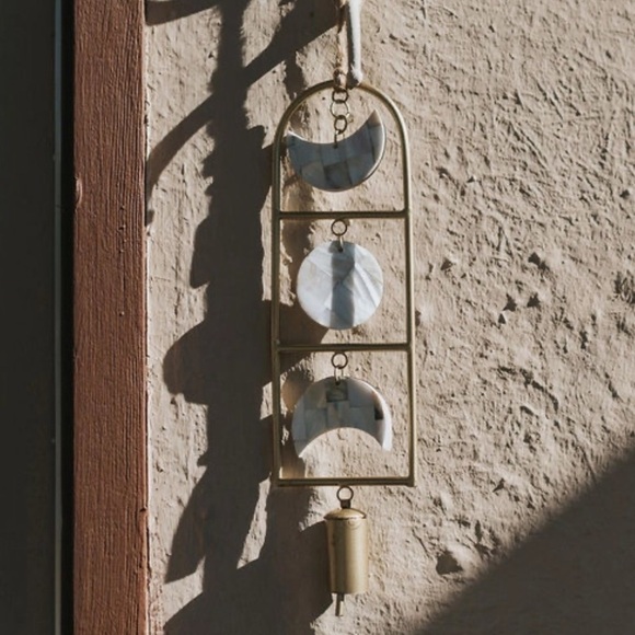 Mother of Pearl Bell Chime - Picture 1 of 2